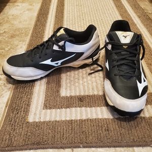 Mizuno Mens 11.5 Baseball Cleats